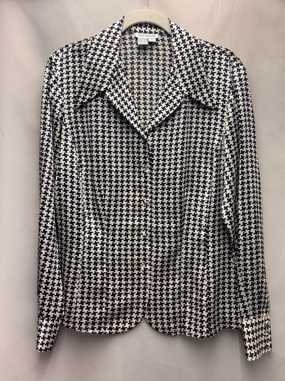 Ann Taylor Vintage 100% silk button-down Houndstooth Top Size 12